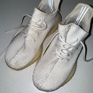 Yeezy 350 V2 cream